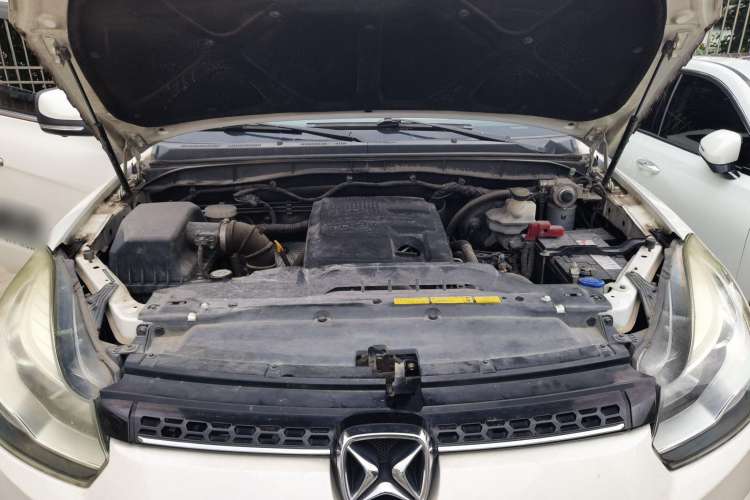 Used JMC Yusheng S350 2016 2.4T Manual 4x4 Diesel Luxury Edition 5-Seater Engine Bay