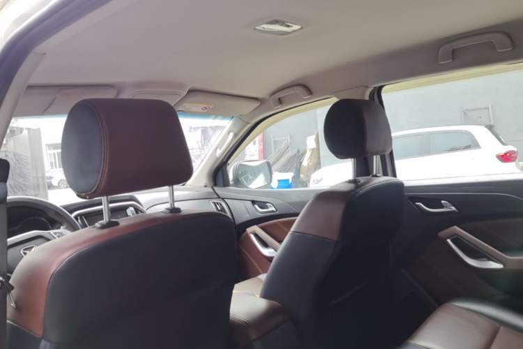 Used JMC Yusheng S350 2016 2.0T Manual Two-Wheel Drive Gasoline Luxury Edition 5 Seats Headliner