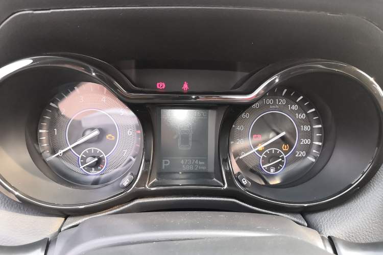 Used JMC Yusheng S350 2016 2.0T Automatic All-Wheel Drive Gasoline Ultra-Luxury 5-Seater Instrument Cluster