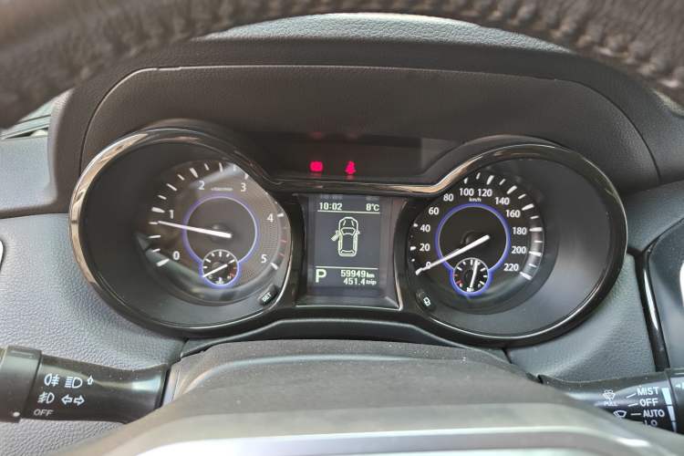 Used JMC Yusheng S350 2016 2.4T Automatic 4x4 Diesel Luxury 5-Seater Instrument Cluster