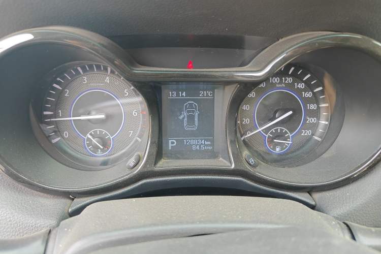 Used JMC Yusheng S350 2016 2.0T Automatic Two-Wheel Drive Gasoline Luxury Edition 5 Seats Instrument Cluster