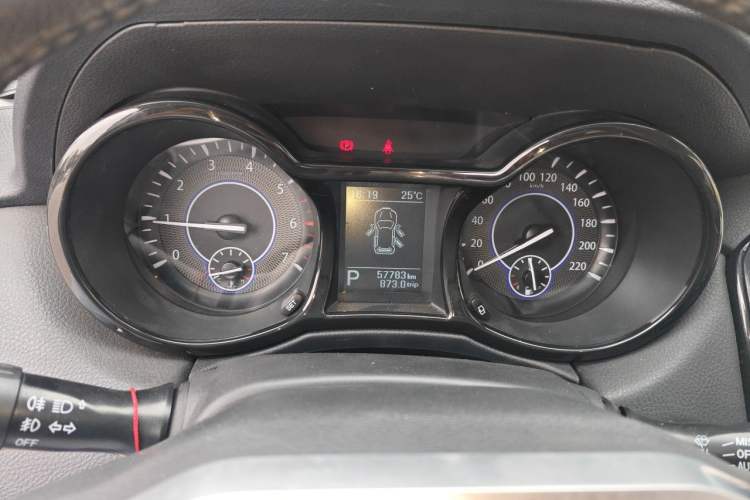 Used JMC Yusheng S350 2016 2.0T Automatic 2WD Gasoline Luxury Version with Sunroof 7 Seats Instrument Cluster