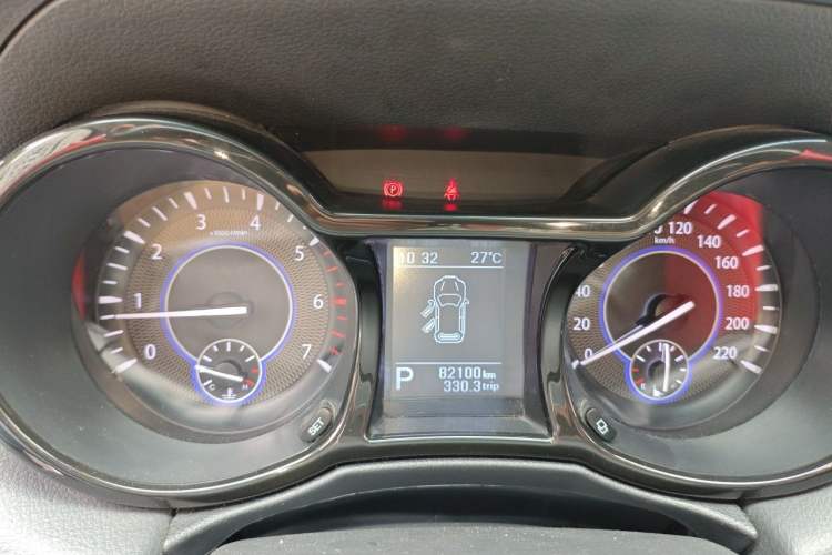 Used JMC Yusheng S350 2016 2.0T Automatic Two-Wheel Drive Gasoline Luxury Version with Sunroof 5 Seats Instrument Cluster