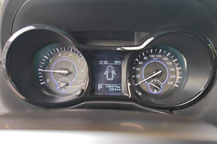 Used JMC Yusheng S350 2016 2.0T Automatic All-Wheel Drive Gasoline Ultra-Luxury 7-Seater Instrument Cluster