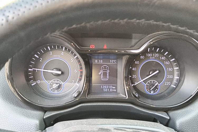 Used JMC Yusheng S350 2016 2.0T Manual 4x4 Gasoline Luxury Sunroof Version 5 Seats Instrument Cluster