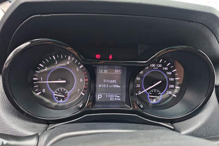 Used JMC Yusheng S350 2016 2.0T Automatic Two-Wheel Drive Gasoline Luxury Version with Sunroof 5 Seats Instrument Cluster