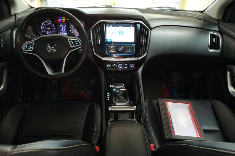 Used JMC Yusheng S350 2016 2.0T Automatic All-Wheel Drive Gasoline Luxury Version with Sunroof 5 Seats Interior 2