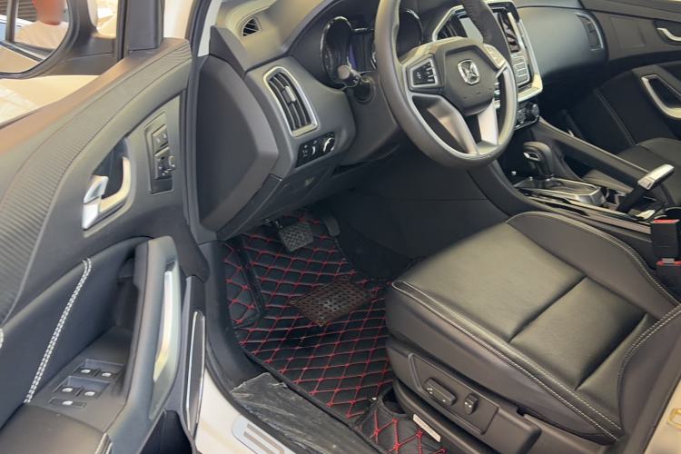Used JMC Yusheng S350 2016 2.0T Automatic All-Wheel Drive Gasoline Ultra-Luxury 5-Seater Interior 2