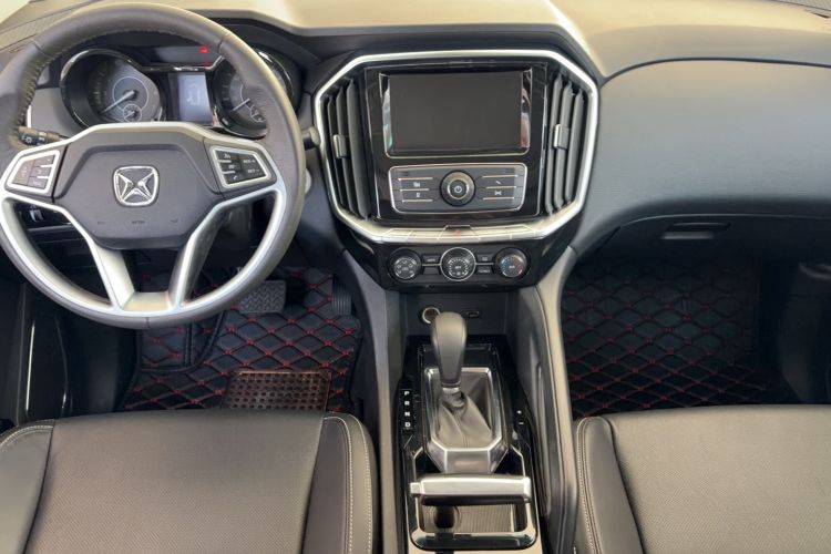 Used JMC Yusheng S350 2016 2.0T Automatic All-Wheel Drive Gasoline Ultra-Luxury 5-Seater Interior 3