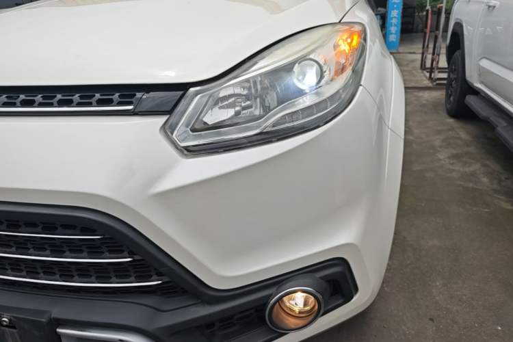 Used JMC Yusheng S350 2016 2.0T Automatic All-Wheel Drive Gasoline Luxury Version with Sunroof 5 Seats Left Front Headlight