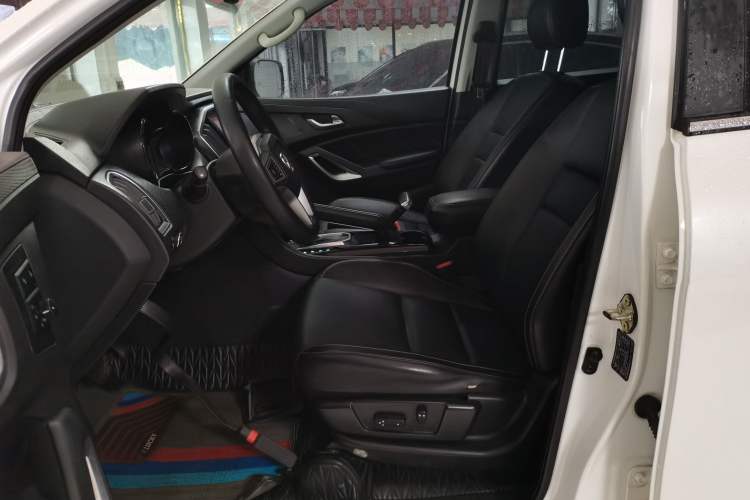 Used JMC Yusheng S350 2016 2.0T Automatic All-Wheel Drive Gasoline Luxury Version with Sunroof 5 Seats Left Front Seat