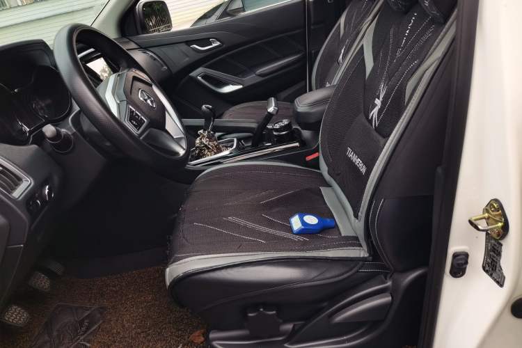 Used JMC Yusheng S350 2016 2.4T Manual 4x4 Diesel Luxury Edition 5-Seater Left Front Seat
