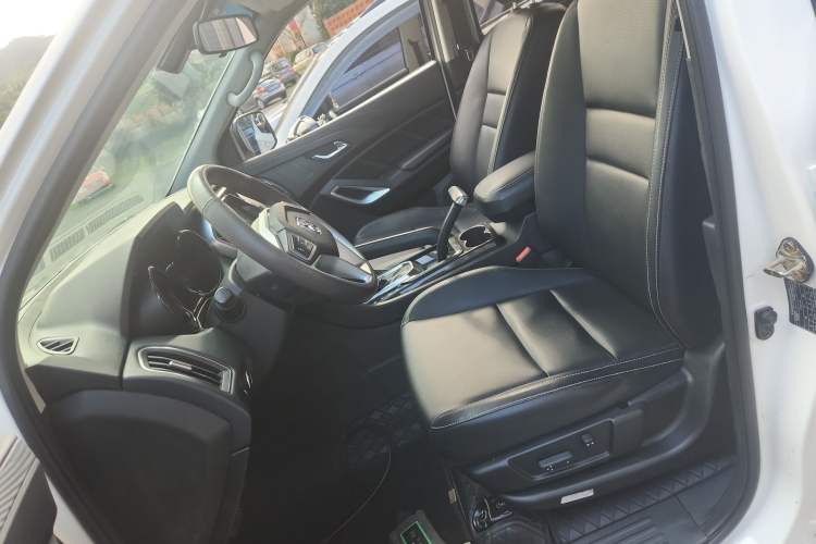 Used JMC Yusheng S350 2016 2.0T Automatic All-Wheel Drive Gasoline Luxury Version with Sunroof 5 Seats Left Front Seat