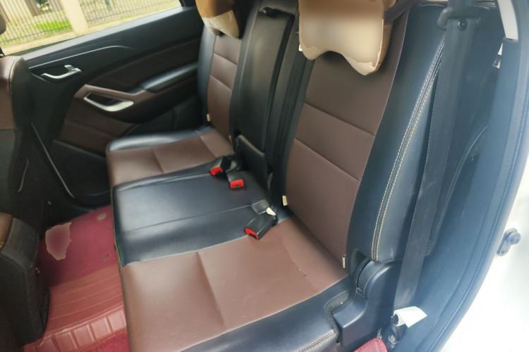 Used JMC Yusheng S350 2016 2.0T Manual 4x4 Gasoline Luxury Version with Sunroof 7 Seats Left Rear Seat