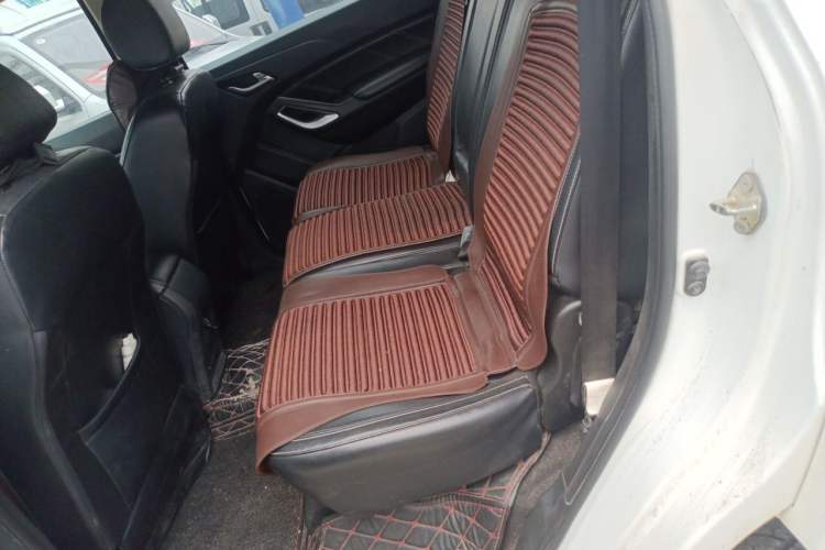 Used JMC Yusheng S350 2016 2.0T Manual 4x4 Gasoline Luxury Sunroof Version 5 Seats Left Rear Seat