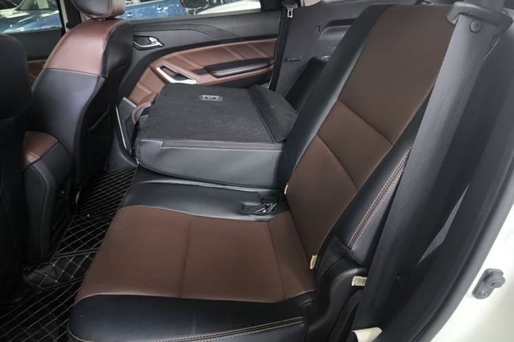 Used JMC Yusheng S350 2016 2.4T Automatic 4x4 Diesel Luxury 5-Seater Left Rear Seat