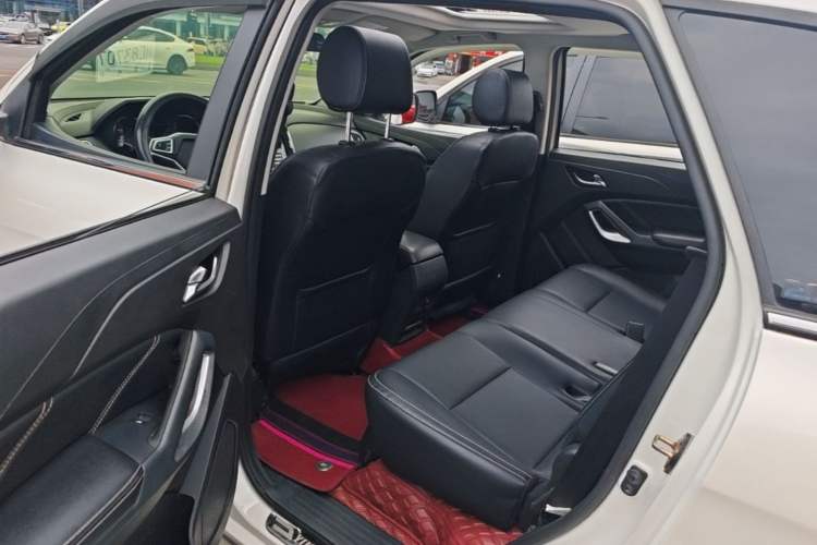 Used JMC Yusheng S350 2016 2.0T Automatic All-Wheel Drive Gasoline Luxury Version with Sunroof 5 Seats Left Rear Seat
