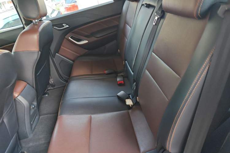 Used JMC Yusheng S350 2016 2.0T Automatic All-Wheel Drive Gasoline Ultra-Luxury 7-Seater Left Rear Seat
