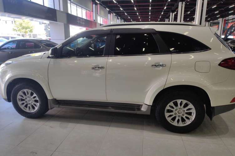 Used JMC Yusheng S350 2016 2.0T Automatic 4x4 Gasoline Luxury Version with Sunroof 7 Seats Left Side