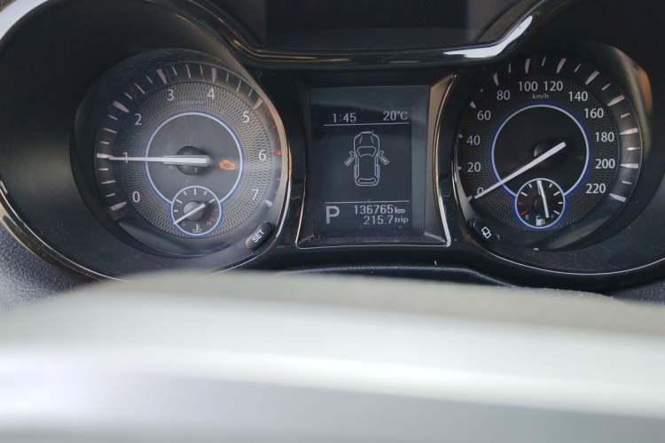 Used JMC Yusheng S350 2016 2.0T Automatic All-Wheel Drive Gasoline Ultra-Luxury 5-Seater Odometer Close Up