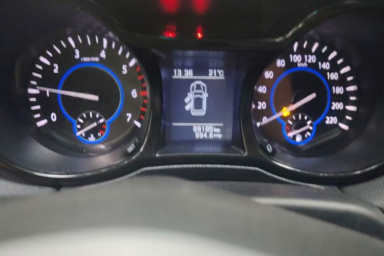 Used JMC Yusheng S350 2016 2.0T Manual Two-Wheel Drive Gasoline Luxury Edition 5 Seats Odometer Close Up