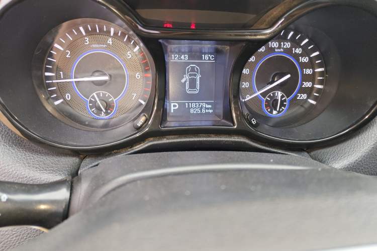 Used JMC Yusheng S350 2016 2.0T Automatic All-Wheel Drive Gasoline Luxury Edition 5 Seats Odometer Close Up