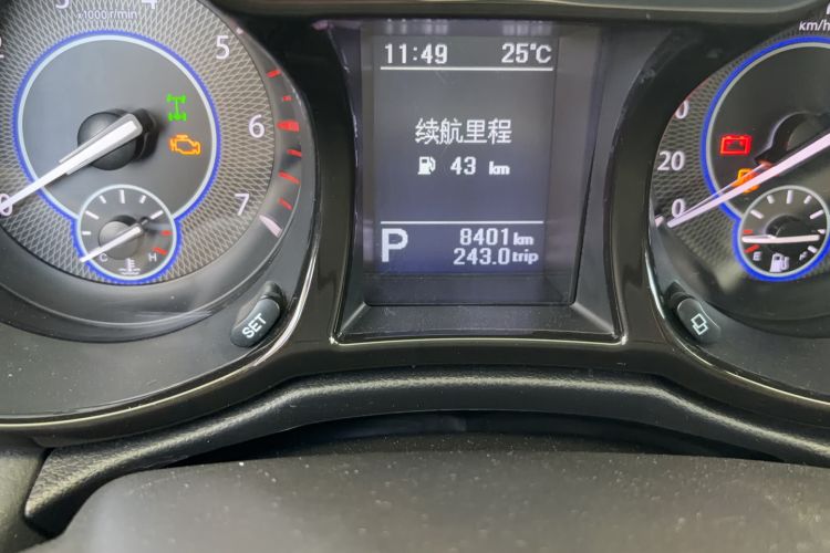 Used JMC Yusheng S350 2016 2.0T Automatic All-Wheel Drive Gasoline Ultra-Luxury 5-Seater Odometer Close Up
