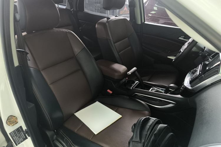 Used JMC Yusheng S350 2016 2.4T Automatic 4x4 Diesel Luxury 5-Seater Right Front Seat