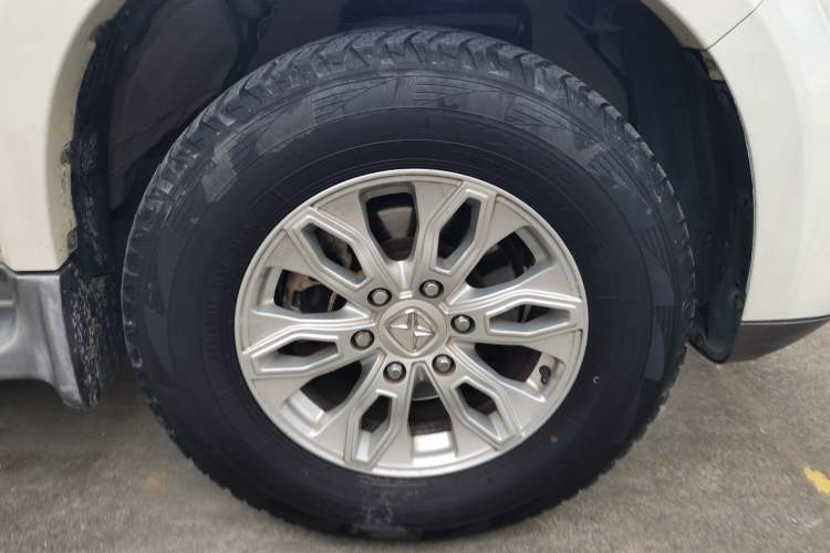 Used JMC Yusheng S350 2016 2.4T Manual 4x4 Diesel Luxury Edition 5-Seater Right Front Wheel Hub
