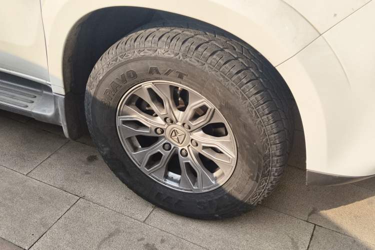 Used JMC Yusheng S350 2016 2.0T Manual 4x4 Gasoline Luxury Sunroof Version 5 Seats Right Front Wheel Hub