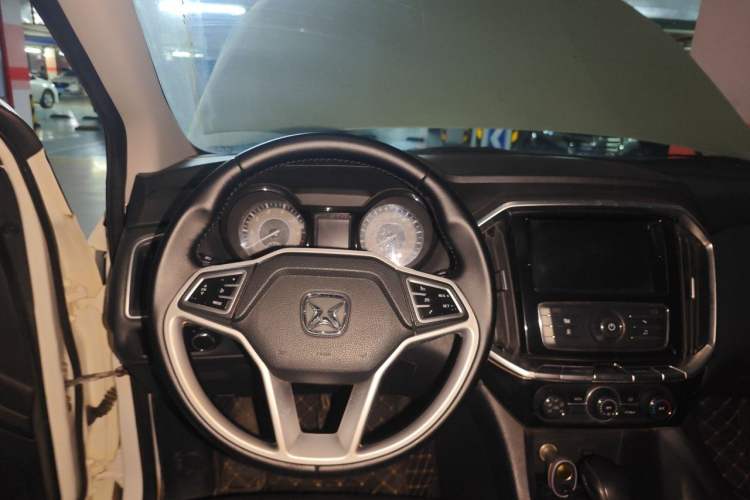 Used JMC Yusheng S350 2016 2.0T Automatic All-Wheel Drive Gasoline Luxury Edition 5 Seats Steering Wheel