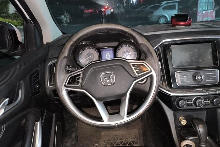 Used JMC Yusheng S350 2016 2.0T Automatic All-Wheel Drive Gasoline Luxury Edition 5 Seats Steering Wheel