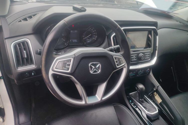 Used JMC Yusheng S350 2016 2.0T Automatic 2WD Gasoline Luxury 7-Seater Steering Wheel