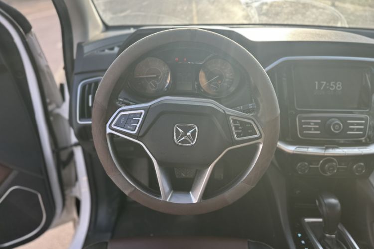 Used JMC Yusheng S350 2016 2.0T Automatic All-Wheel Drive Gasoline Luxury Edition 5 Seats Steering Wheel