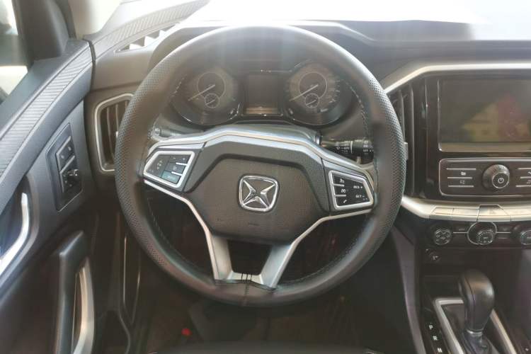 Used JMC Yusheng S350 2016 2.0T Automatic All-Wheel Drive Gasoline Luxury Edition 5 Seats Steering Wheel