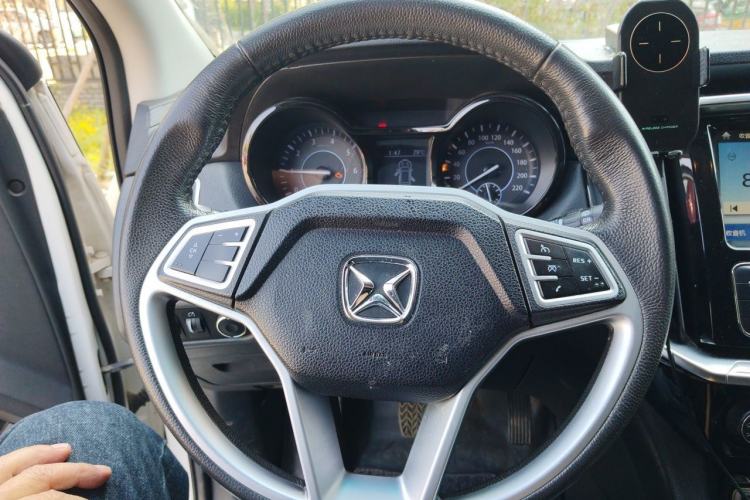 Used JMC Yusheng S350 2016 2.0T Automatic All-Wheel Drive Gasoline Ultra-Luxury 5-Seater Steering Wheel