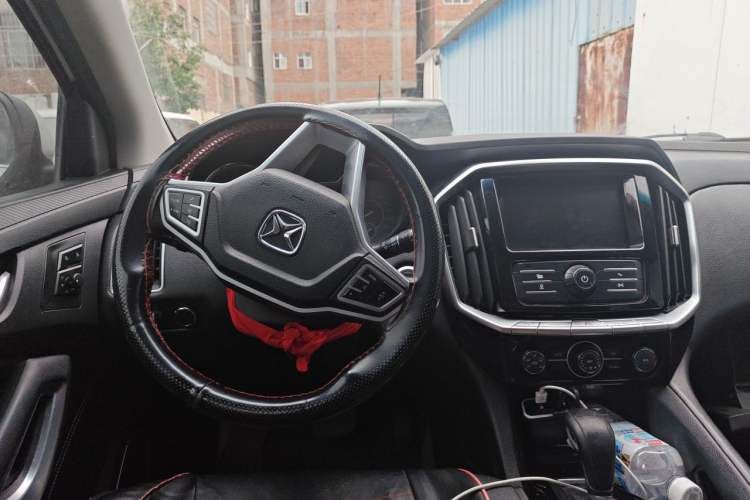 Used JMC Yusheng S350 2016 2.0T Automatic All-Wheel Drive Gasoline Luxury Edition 5 Seats Steering Wheel
