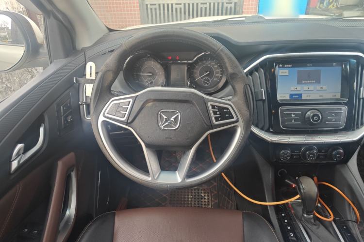 Used JMC Yusheng S350 2016 2.0T Automatic 4x4 Gasoline Luxury Version with Sunroof 7 Seats Steering Wheel