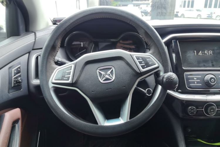 Used JMC Yusheng S350 2016 2.0T Manual Two-Wheel Drive Gasoline Luxury Edition 5 Seats Steering Wheel