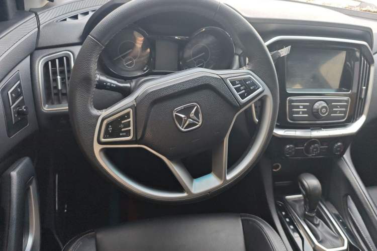 Used JMC Yusheng S350 2016 2.0T Automatic All-Wheel Drive Gasoline Luxury Version with Sunroof 5 Seats Steering Wheel