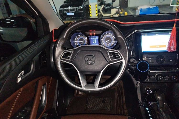 Used JMC Yusheng S350 2016 2.0T Automatic Two-Wheel Drive Gasoline Luxury Version with Sunroof 5 Seats Steering Wheel