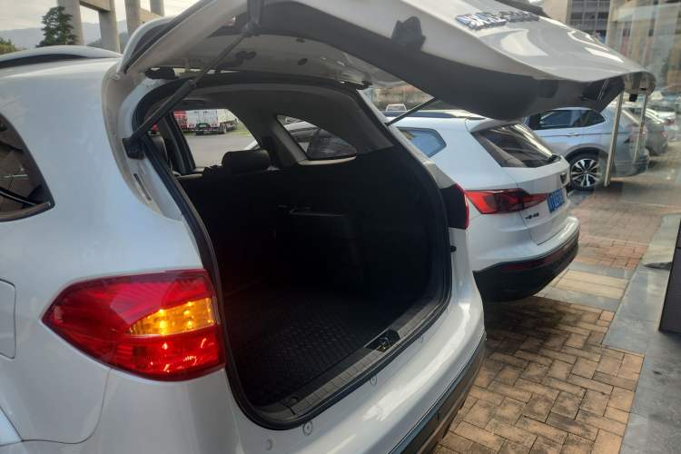 Used JMC Yusheng S350 2016 2.0T Automatic All-Wheel Drive Gasoline Luxury Version with Sunroof 5 Seats Trunk