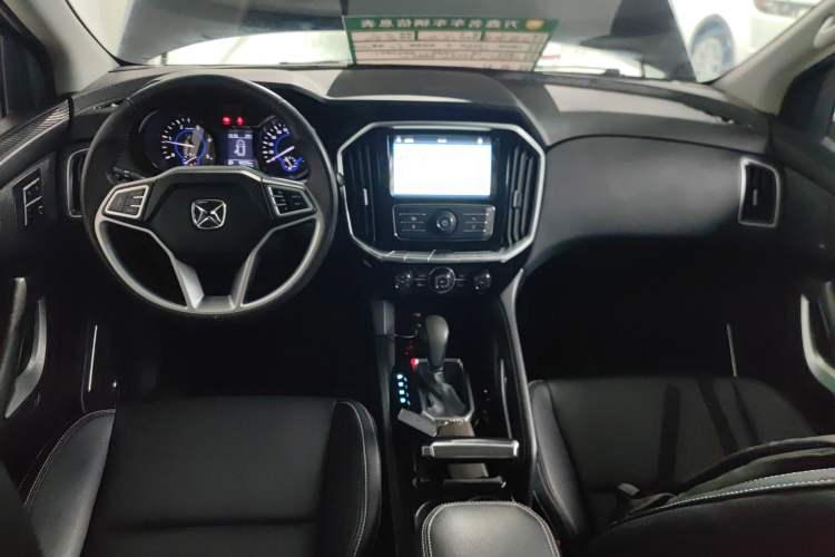 Used JMC Yusheng S350 2017 2.0T Automatic 2WD Diesel Luxury Version with Sunroof 7 Seats Center Console