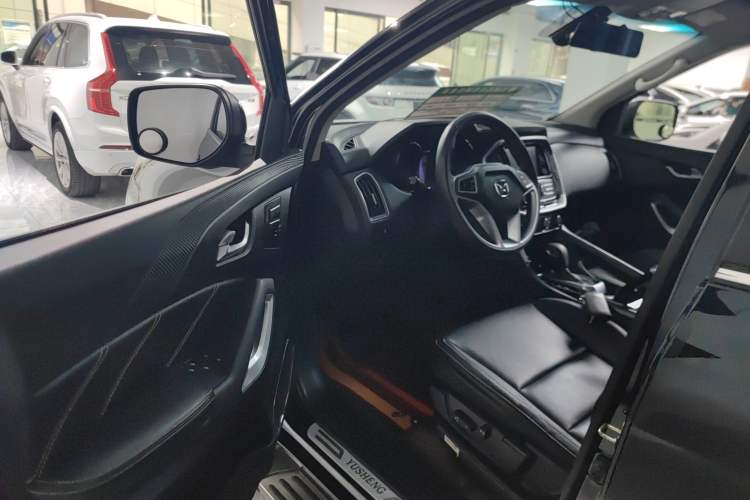 Used JMC Yusheng S350 2017 2.0T Automatic 2WD Diesel Luxury Version with Sunroof 7 Seats Driver Seat