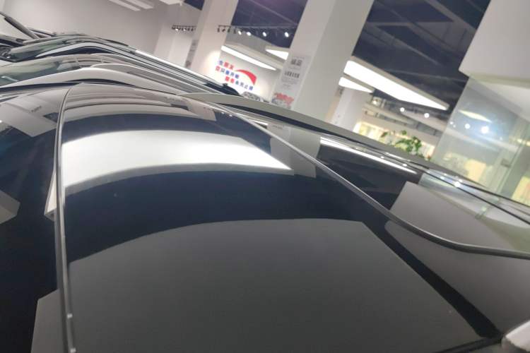Used JMC Yusheng S350 2017 2.0T Automatic 2WD Diesel Luxury Version with Sunroof 7 Seats Roof