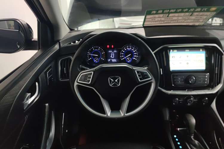 Used JMC Yusheng S350 2017 2.0T Automatic 2WD Diesel Luxury Version with Sunroof 7 Seats Steering Wheel