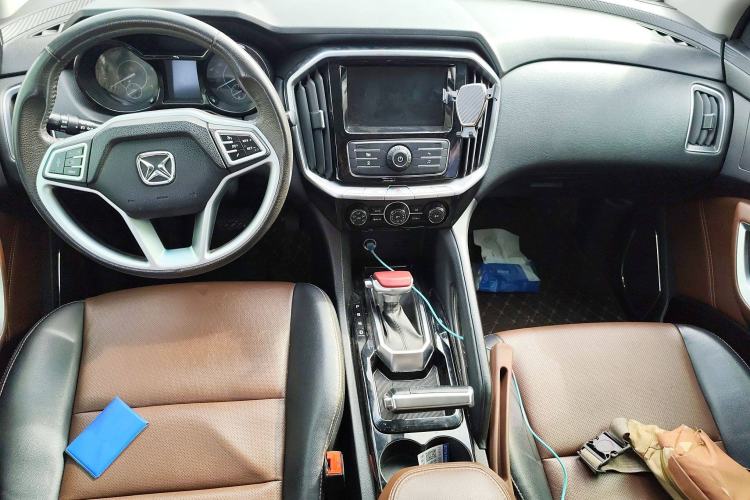Used JMC Yusheng S350 2017 2.0T Automatic 2WD Diesel Luxury Version with Sunroof 7 Seats Center Console