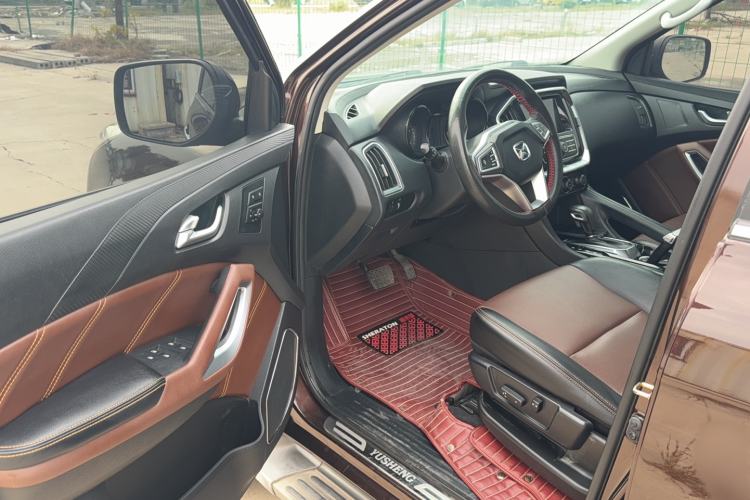 Used JMC Yusheng S350 2017 2.0T Automatic 2WD Diesel Luxury Version with Sunroof 5 Seats Interior 3