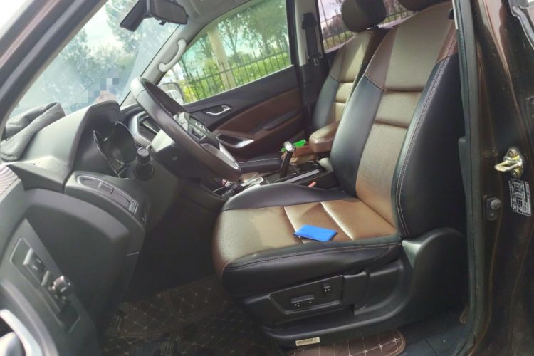 Used JMC Yusheng S350 2017 2.0T Automatic 2WD Diesel Luxury Version with Sunroof 7 Seats Left Front Seat