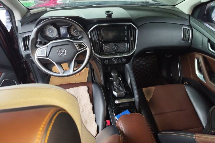 Used JMC Yusheng S350 2017 2.0T Automatic 2WD Diesel Luxury Edition 5 Seats Center Console